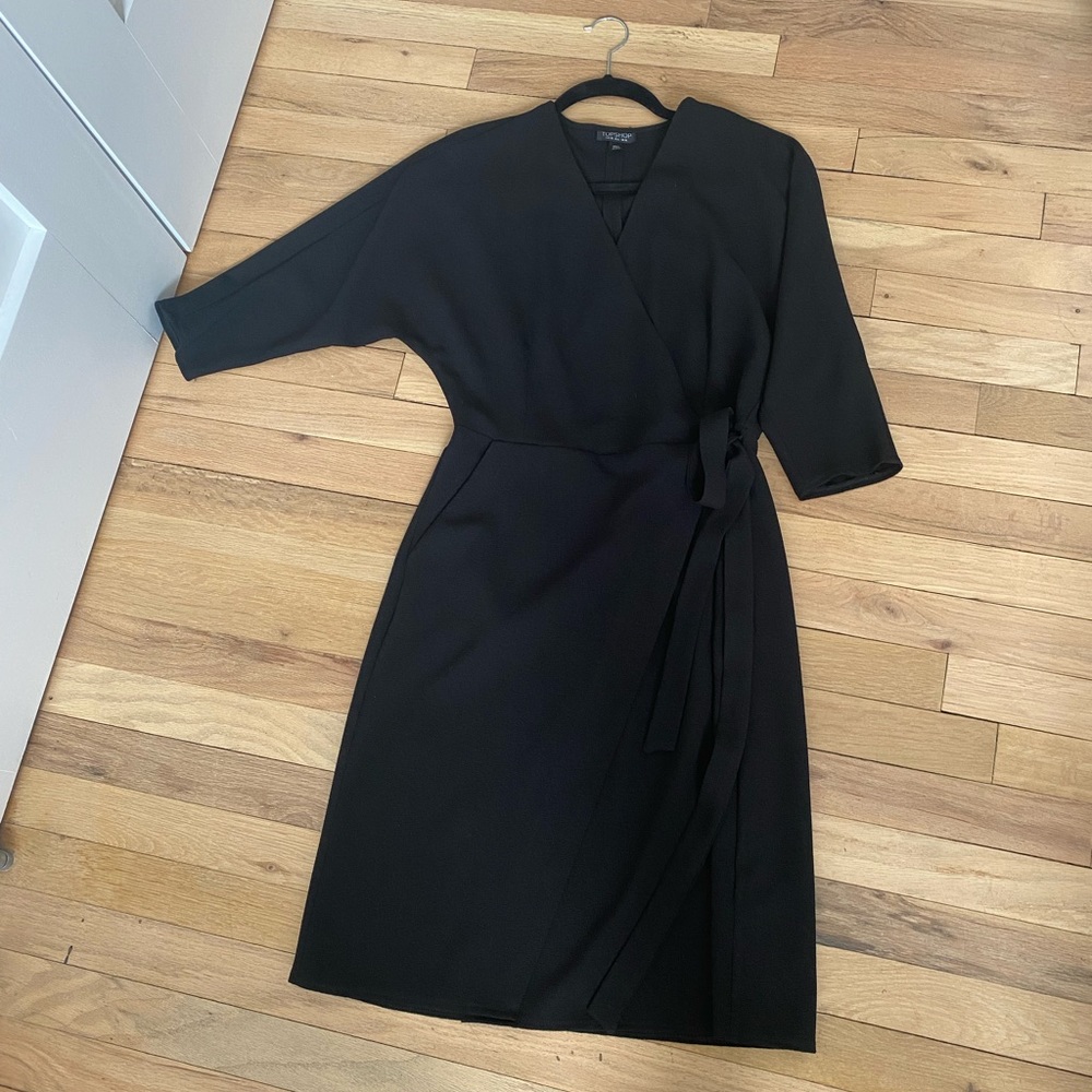 Top shop wrap black dress with V neck size 6